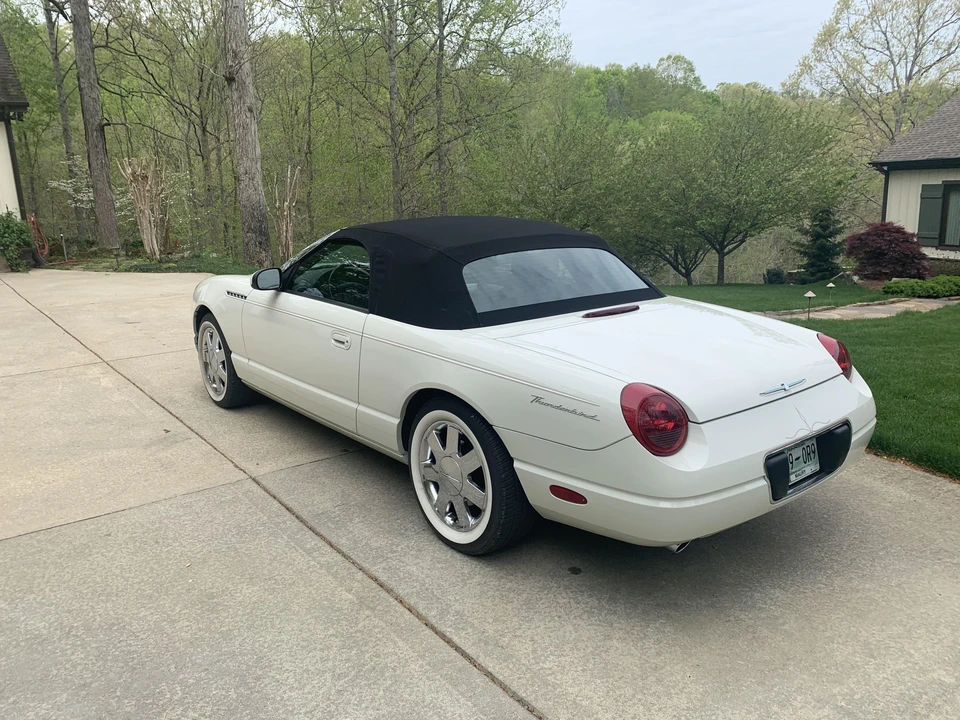 2002 Ford Thunderbird 11th Gen - Image 26 of 31
