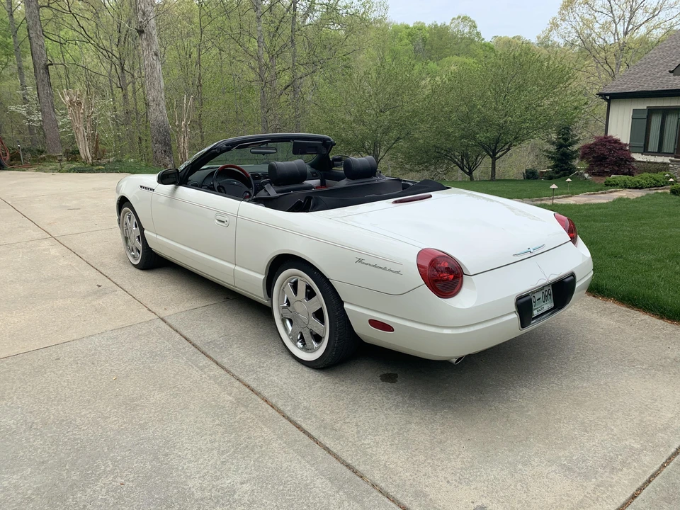 2002 Ford Thunderbird 11th Gen - Image 11 of 31