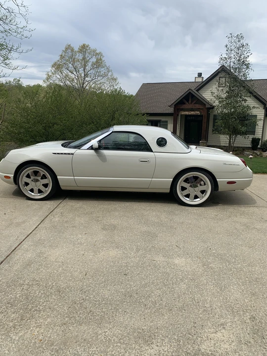 2002 Ford Thunderbird 11th Gen - Image 18 of 31