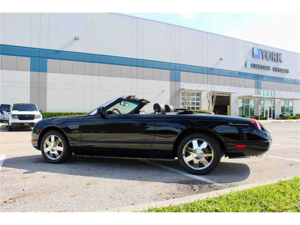 2002 Ford Thunderbird 11th Gen - Image 9 of 31