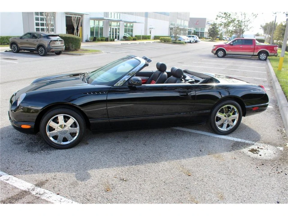 2002 Ford Thunderbird 11th Gen - Image 25 of 31