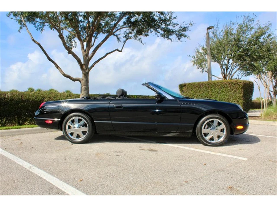 2002 Ford Thunderbird 11th Gen - Image 2 of 31