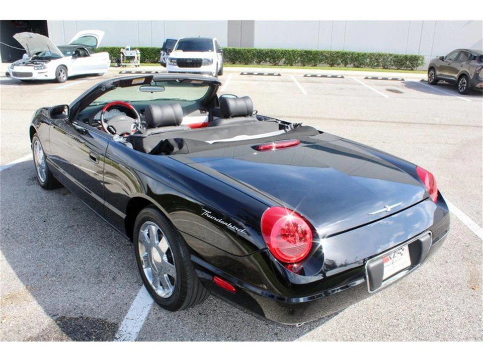 2002 Ford Thunderbird 11th Gen - Image 27 of 31