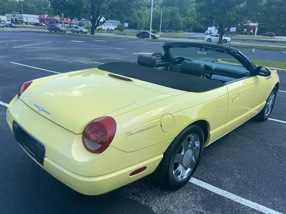 2002 Ford Thunderbird 11th Gen - Image 12 of 31
