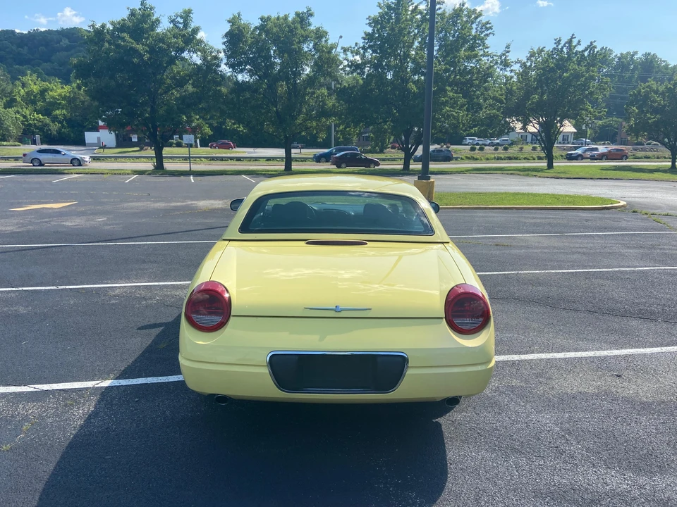 2002 Ford Thunderbird 11th Gen - Image 28 of 31