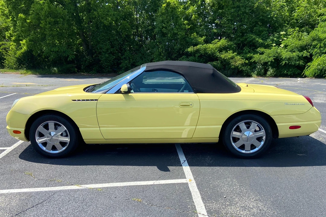 2002 Ford Thunderbird 11th Gen - Image 3 of 31