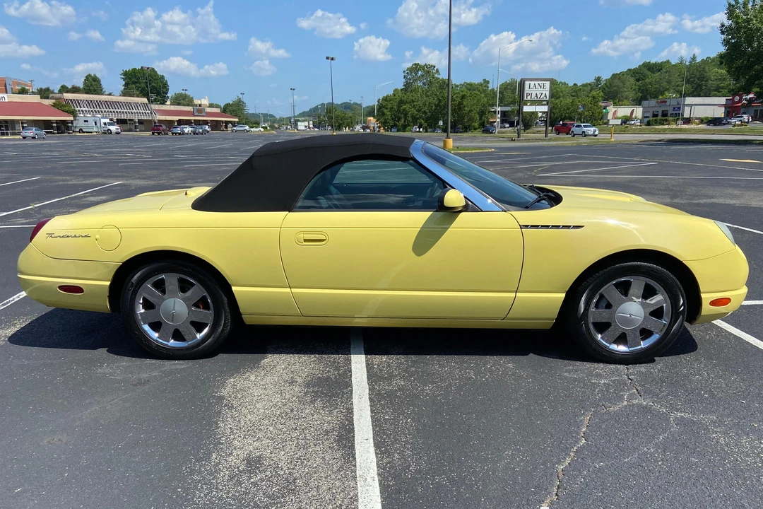 2002 Ford Thunderbird 11th Gen - Image 22 of 31
