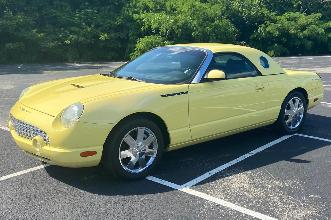 2002 Ford Thunderbird 11th Gen - Image 25 of 31