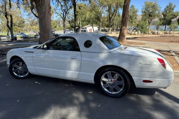 2002 Ford Thunderbird 11th Gen - Image 2 of 7