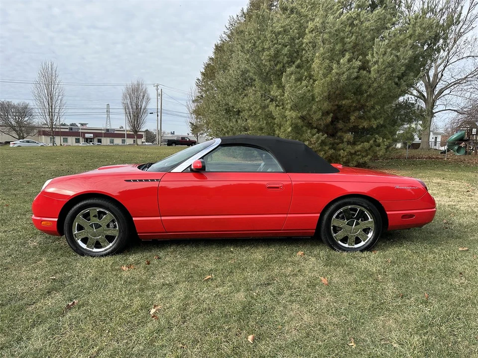 2002 Ford Thunderbird 11th Gen - Image 3 of 31