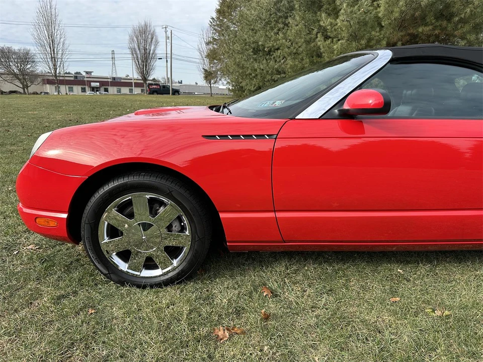 2002 Ford Thunderbird 11th Gen - Image 8 of 31