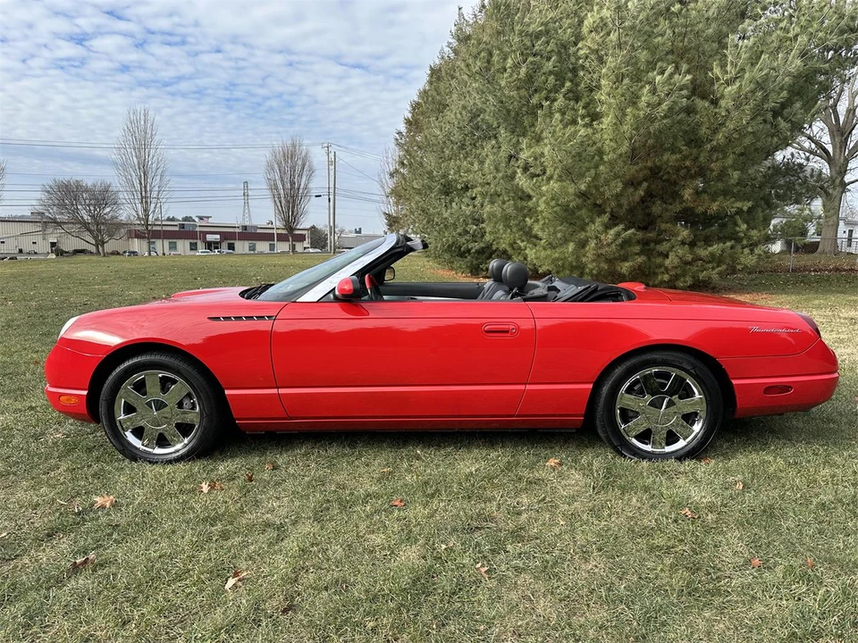 2002 Ford Thunderbird 11th Gen - Image 24 of 31