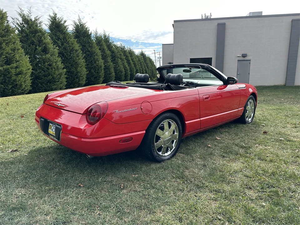 2002 Ford Thunderbird 11th Gen - Image 25 of 31