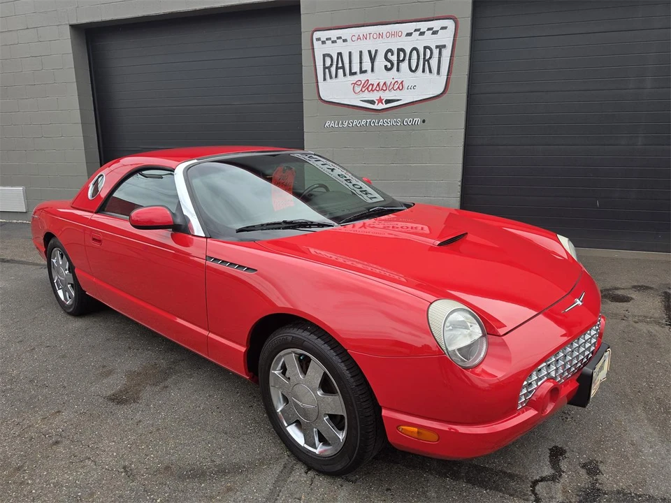 2002 Ford Thunderbird 11th Gen - Image 2 of 31