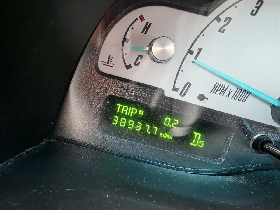 2002 Ford Thunderbird 11th Gen - Image 4 of 31