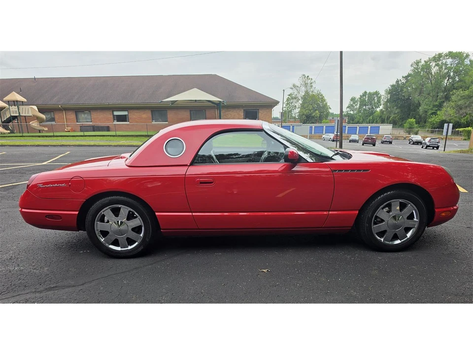 2002 Ford Thunderbird 11th Gen - Image 17 of 31