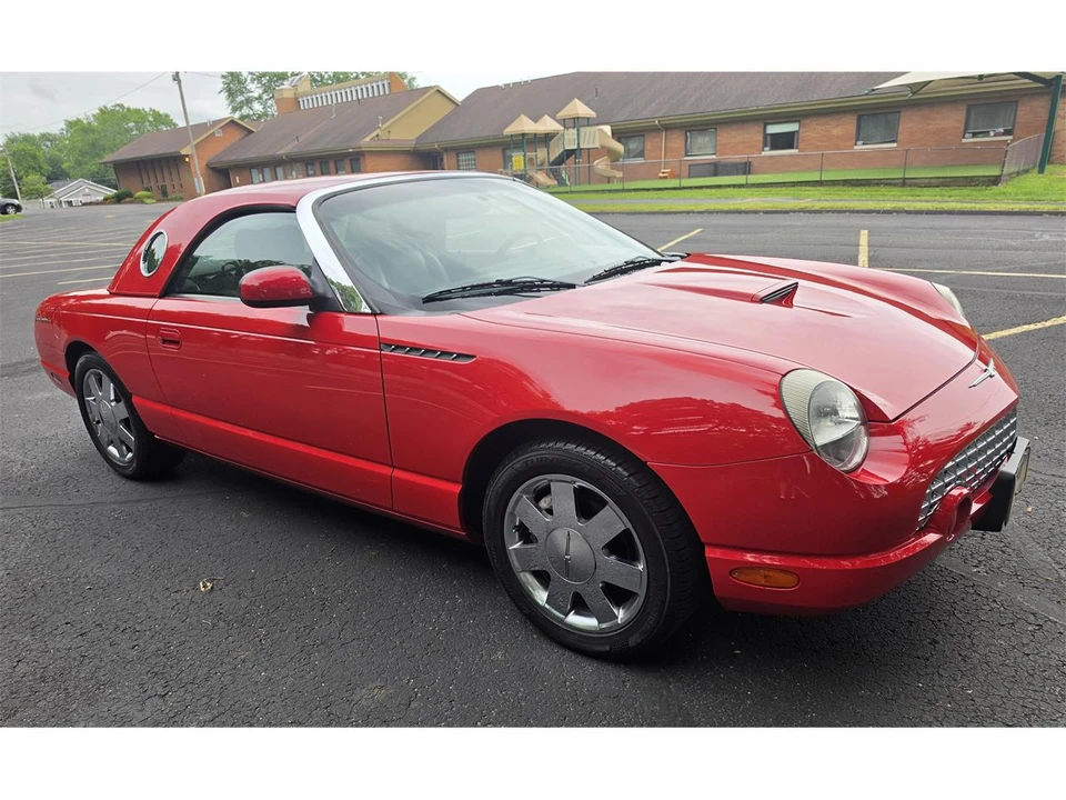 2002 Ford Thunderbird 11th Gen - Image 18 of 31