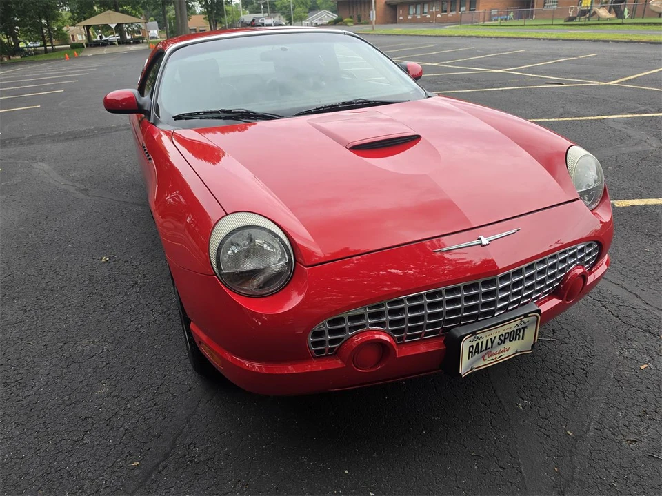 2002 Ford Thunderbird 11th Gen - Image 19 of 31