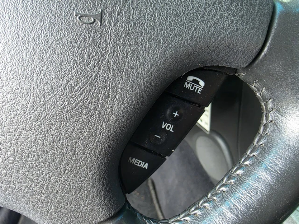2002 Ford Thunderbird 11th Gen - Image 29 of 31