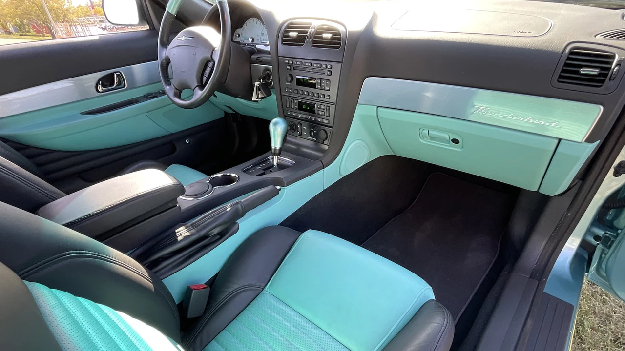 2002 Ford Thunderbird 11th Gen - Image 5 of 20
