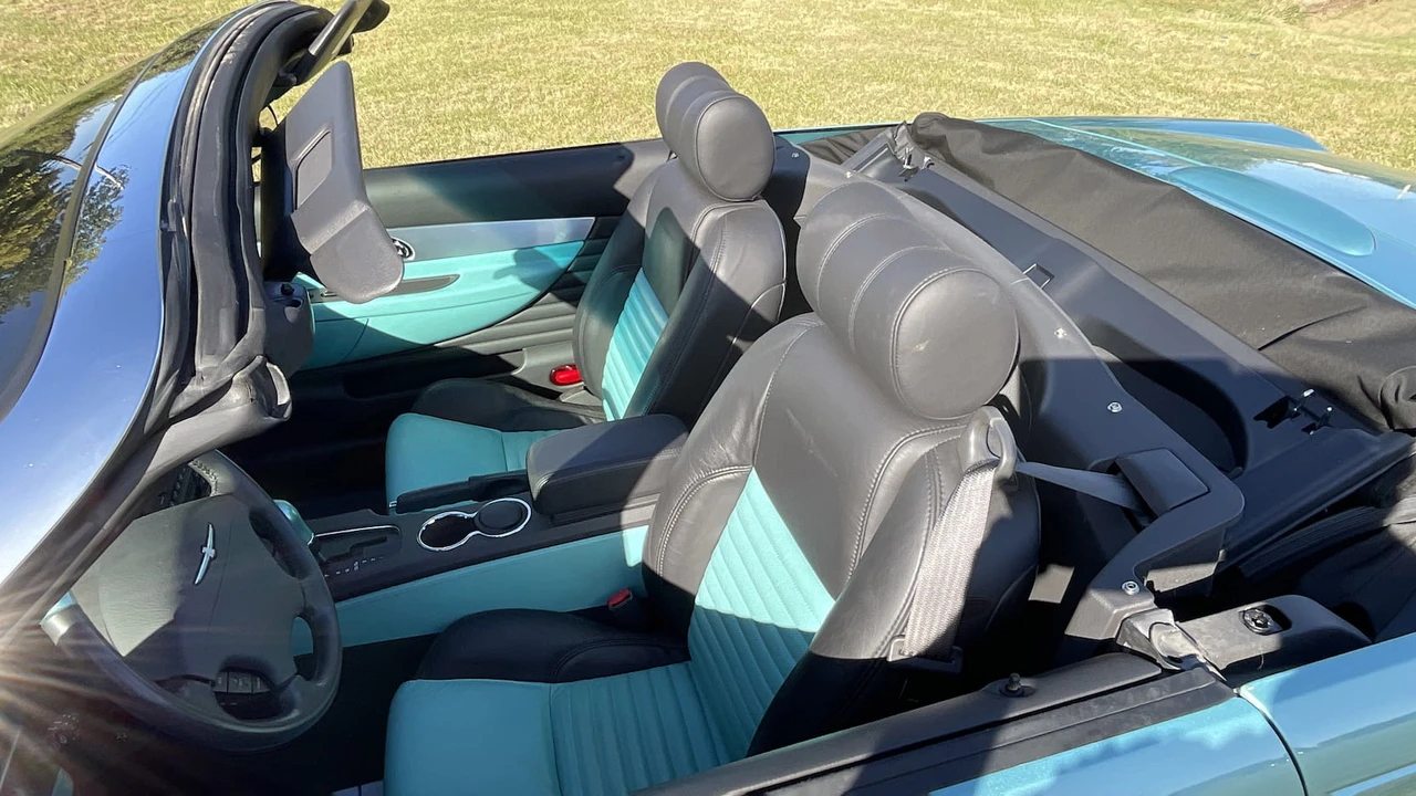 2002 Ford Thunderbird 11th Gen - Image 6 of 20