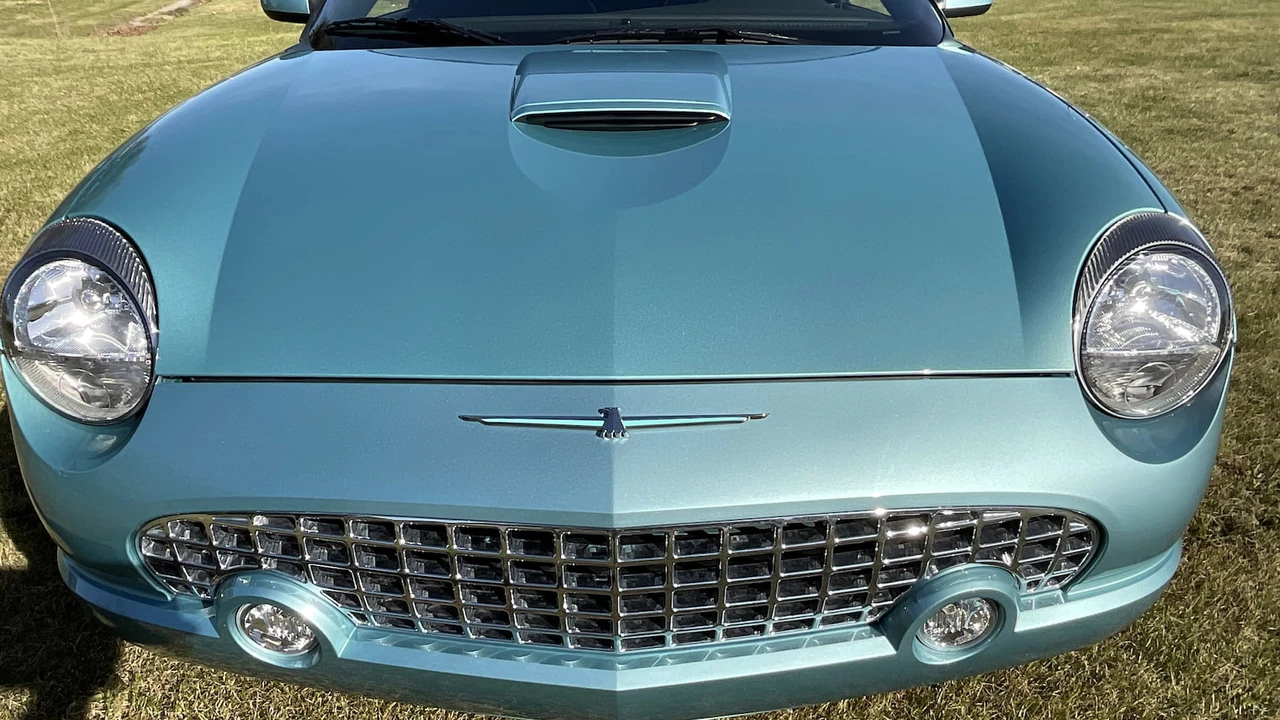 2002 Ford Thunderbird 11th Gen - Image 15 of 20