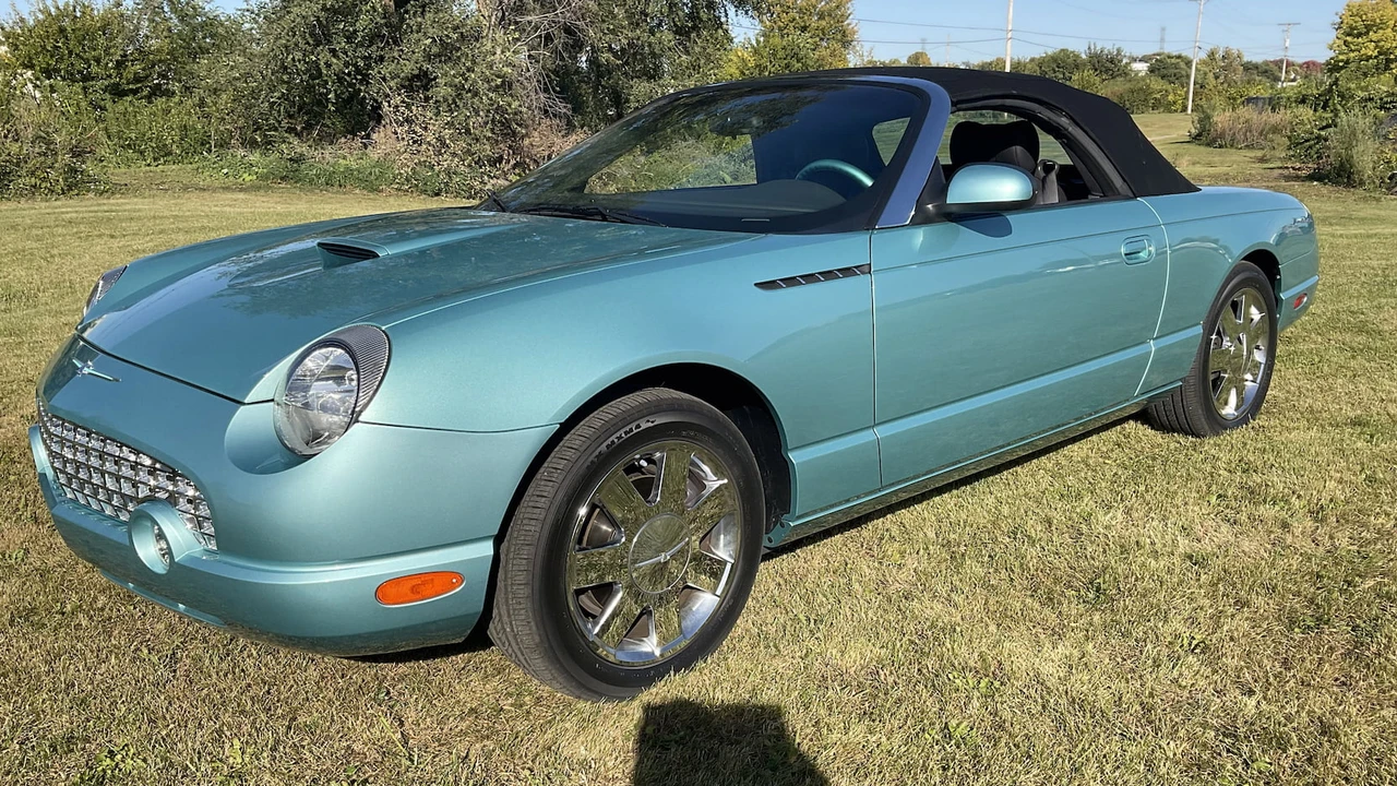 2002 Ford Thunderbird 11th Gen - Image 20 of 20