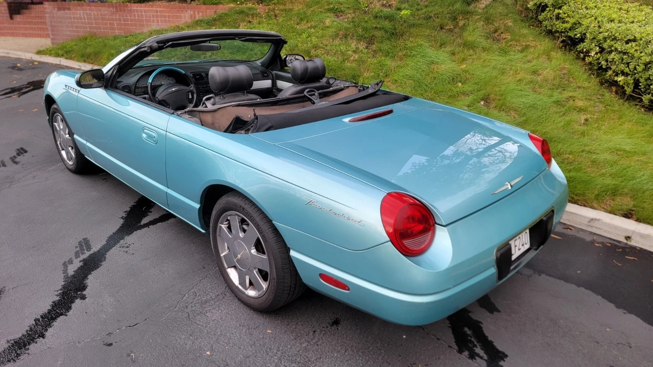 2002 Ford Thunderbird 11th Gen - Image 4 of 21