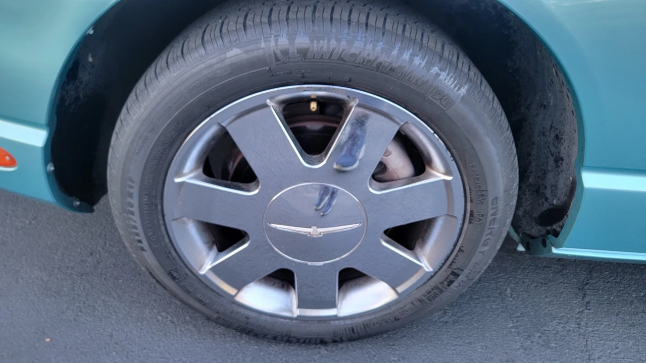 2002 Ford Thunderbird 11th Gen - Image 11 of 21