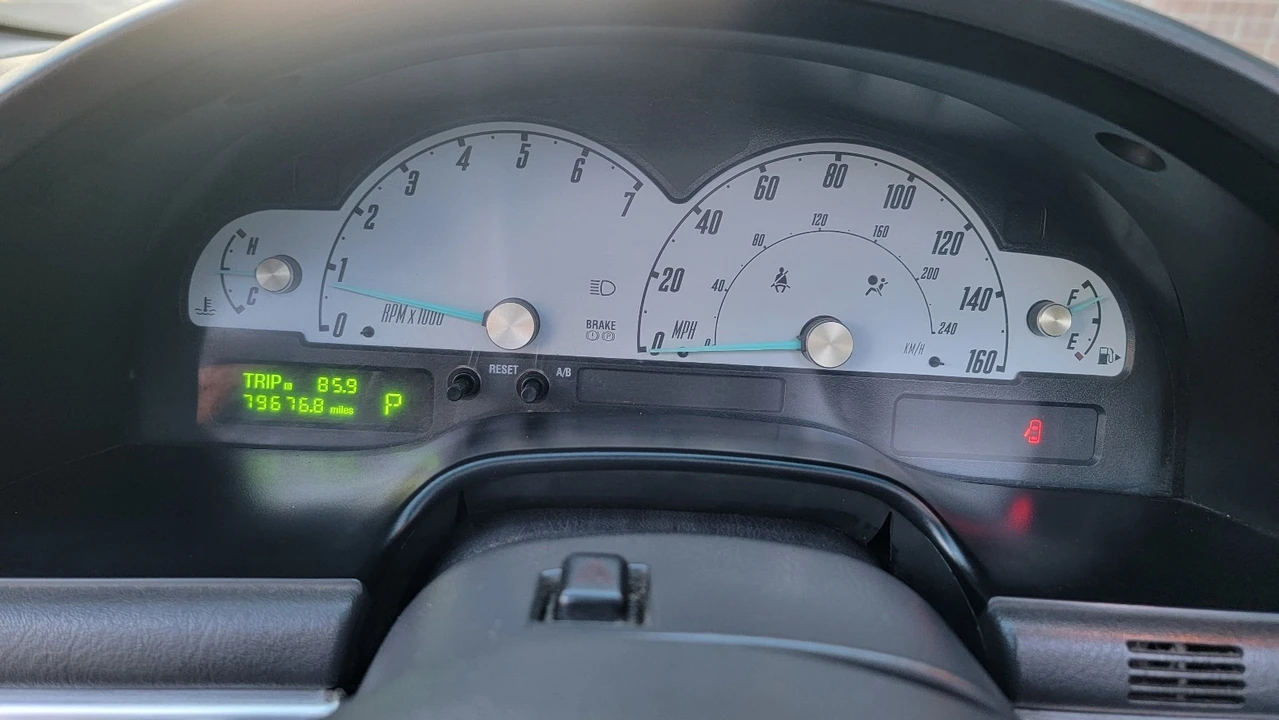 2002 Ford Thunderbird 11th Gen - Image 3 of 21