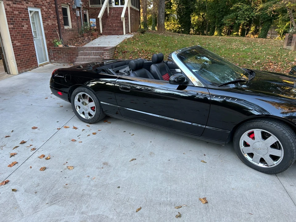 2002 Ford Thunderbird 11th Gen - Image 16 of 20