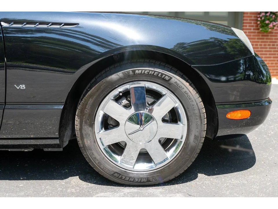 2002 Ford Thunderbird 11th Gen - Image 22 of 31