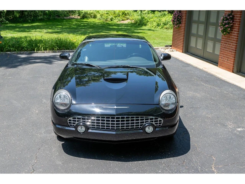 2002 Ford Thunderbird 11th Gen - Image 24 of 31