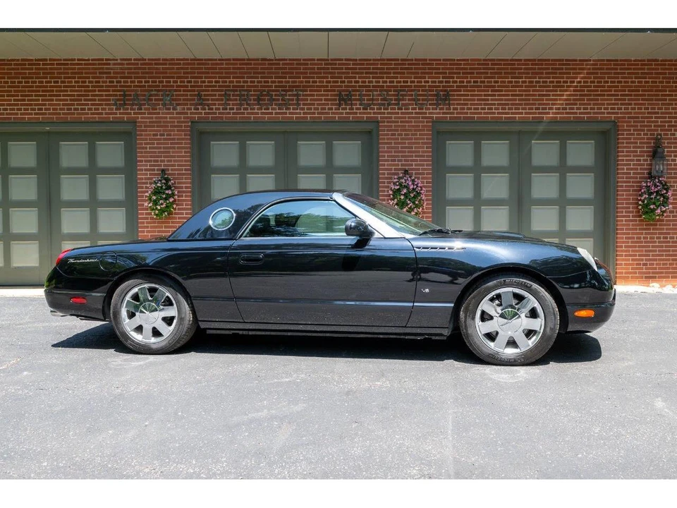 2002 Ford Thunderbird 11th Gen - Image 2 of 31