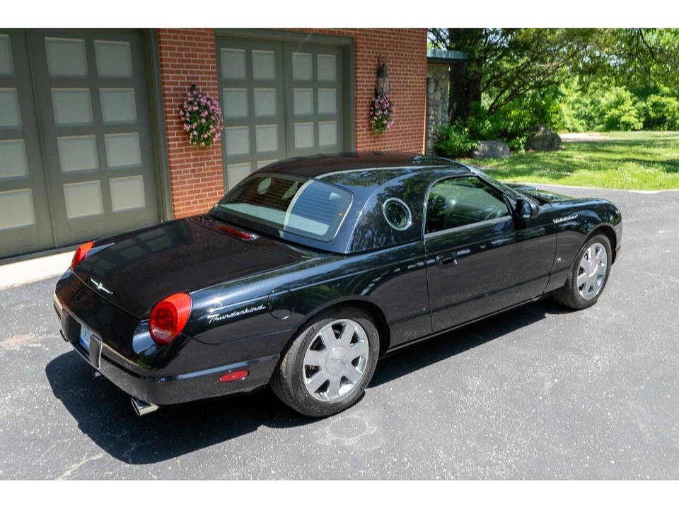 2002 Ford Thunderbird 11th Gen - Image 13 of 31