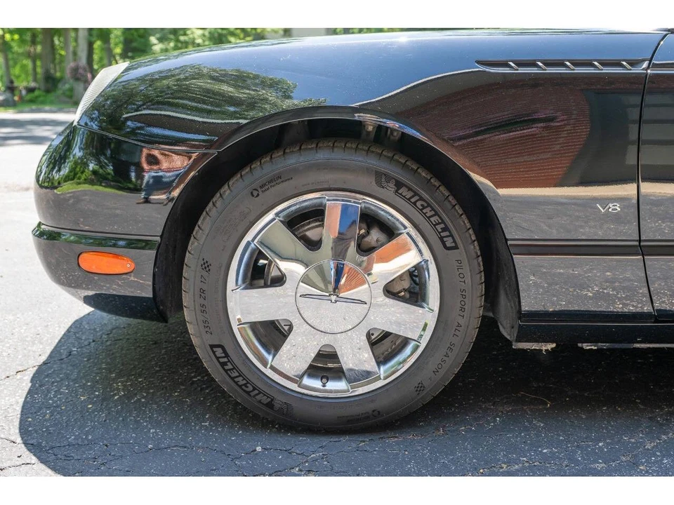 2002 Ford Thunderbird 11th Gen - Image 19 of 31