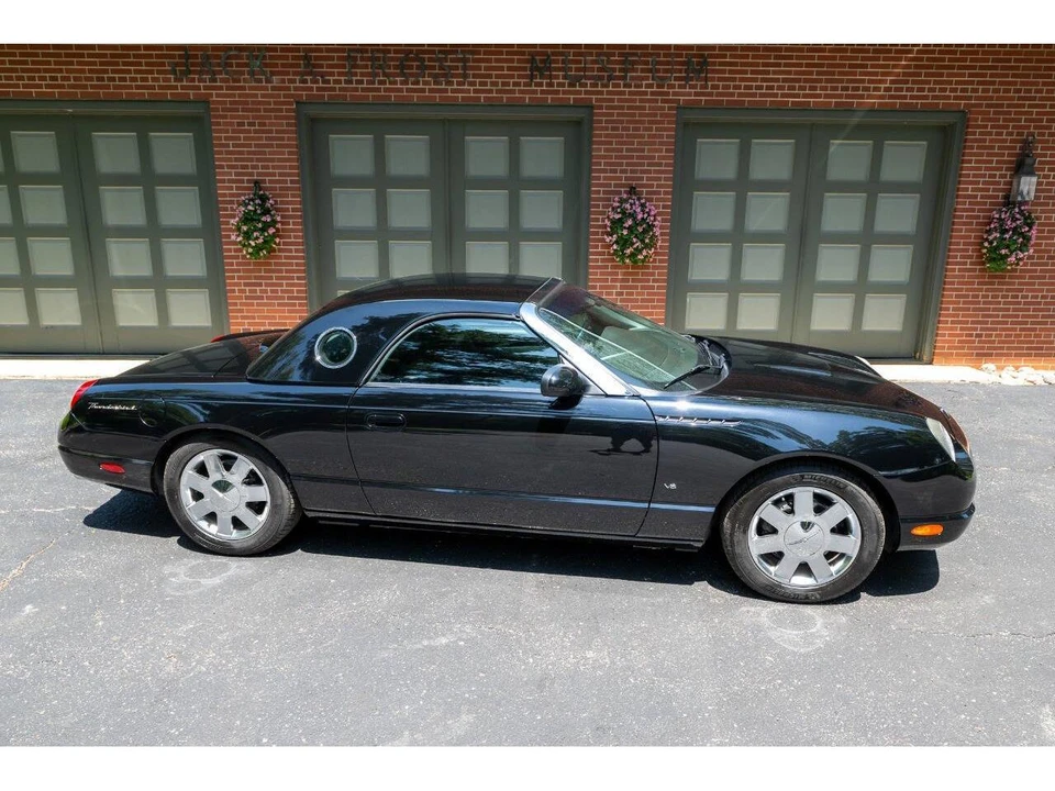 2002 Ford Thunderbird 11th Gen - Image 10 of 31