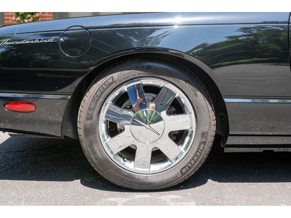 2002 Ford Thunderbird 11th Gen - Image 21 of 31