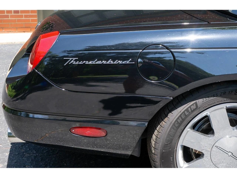 2002 Ford Thunderbird 11th Gen - Image 12 of 31