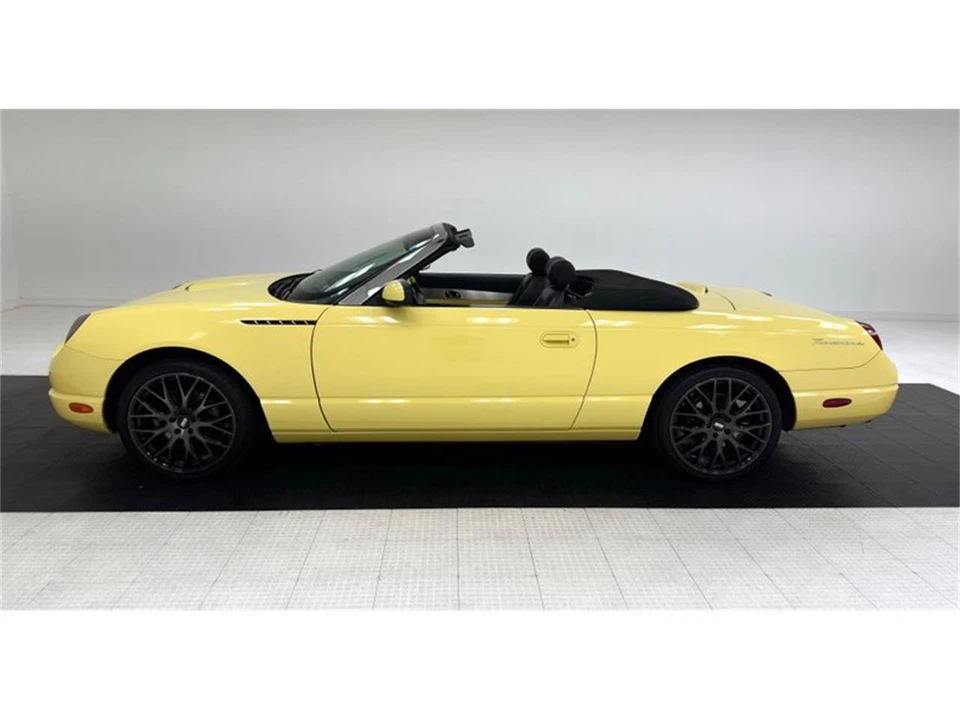 2002 Ford Thunderbird 11th Gen - Image 6 of 31