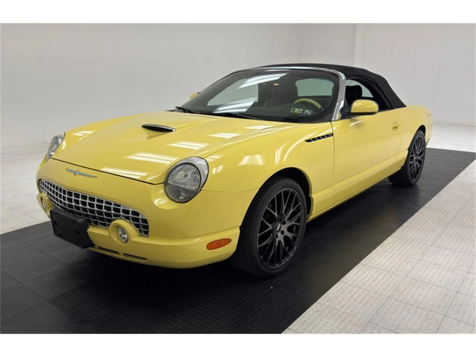 2002 Ford Thunderbird 11th Gen - Image 2 of 31