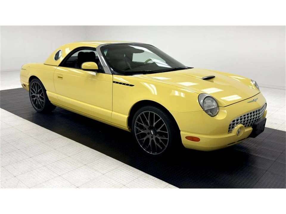 2002 Ford Thunderbird 11th Gen - Image 13 of 31