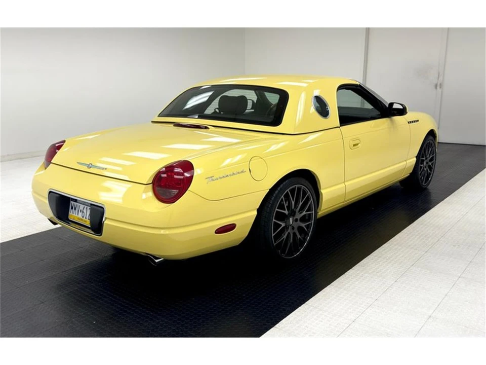 2002 Ford Thunderbird 11th Gen - Image 11 of 31