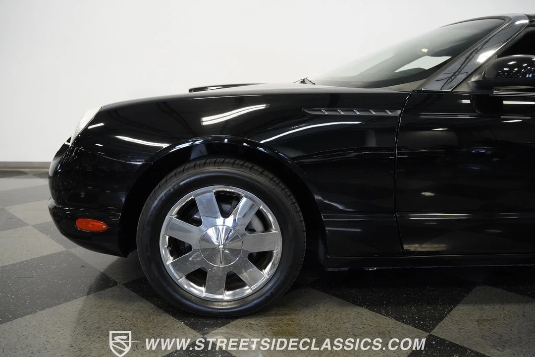2002 Ford Thunderbird 11th Gen - Image 17 of 21