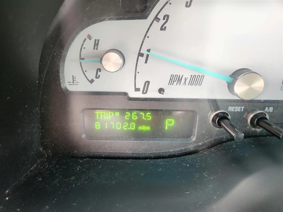 2002 Ford Thunderbird 11th Gen - Image 11 of 30