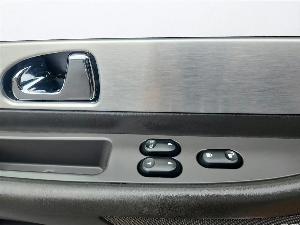 2002 Ford Thunderbird 11th Gen - Image 15 of 30