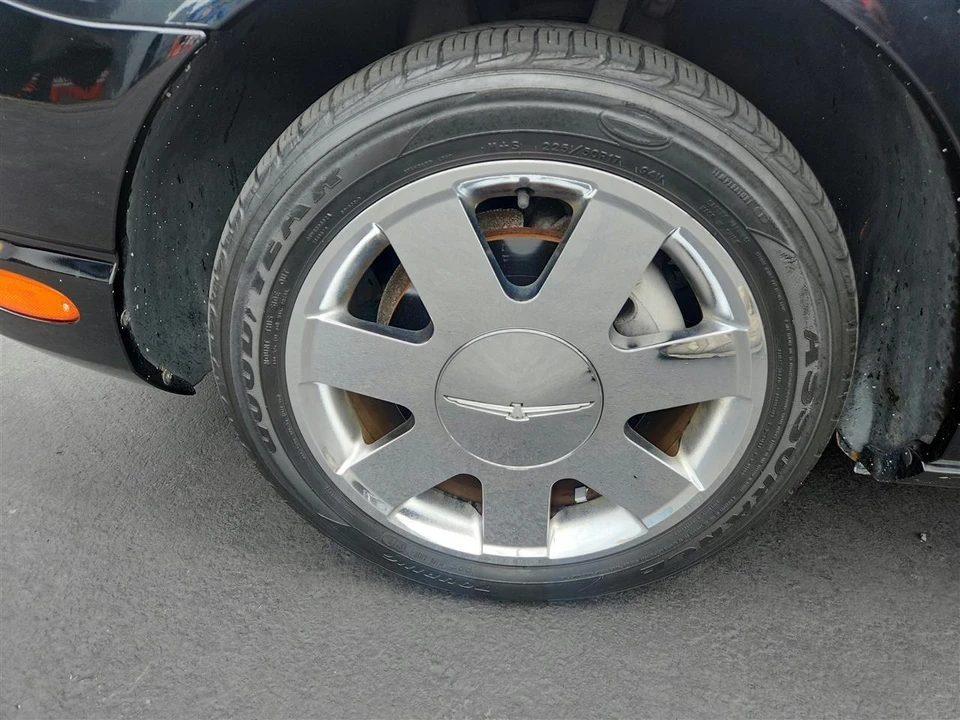 2002 Ford Thunderbird 11th Gen - Image 22 of 30