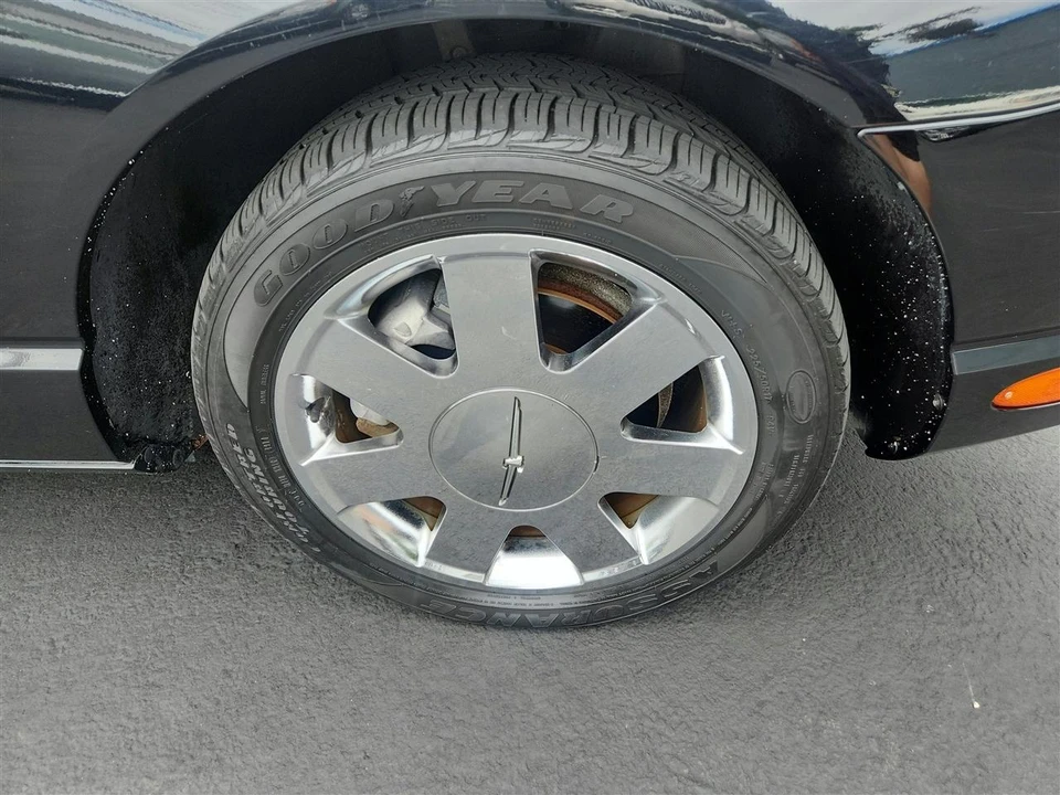 2002 Ford Thunderbird 11th Gen - Image 23 of 30