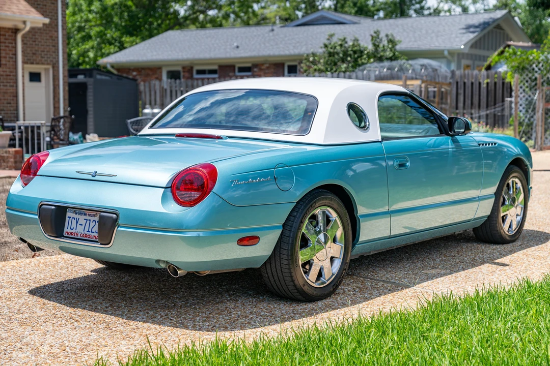 2002 Ford Thunderbird 11th Gen - Image 19 of 31