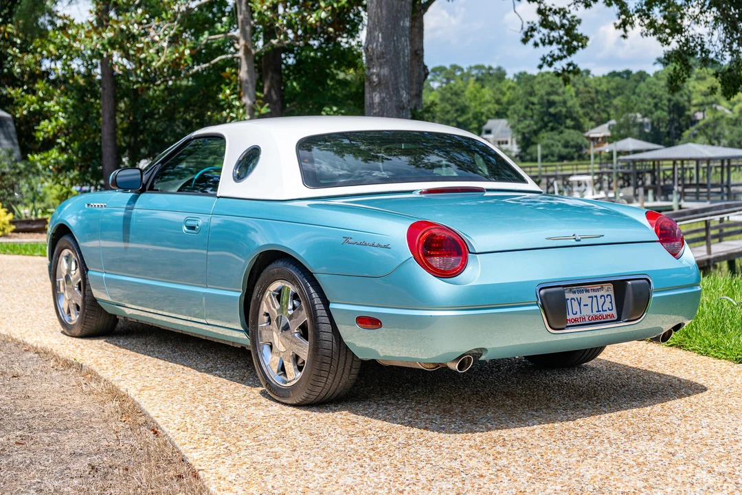 2002 Ford Thunderbird 11th Gen - Image 17 of 31